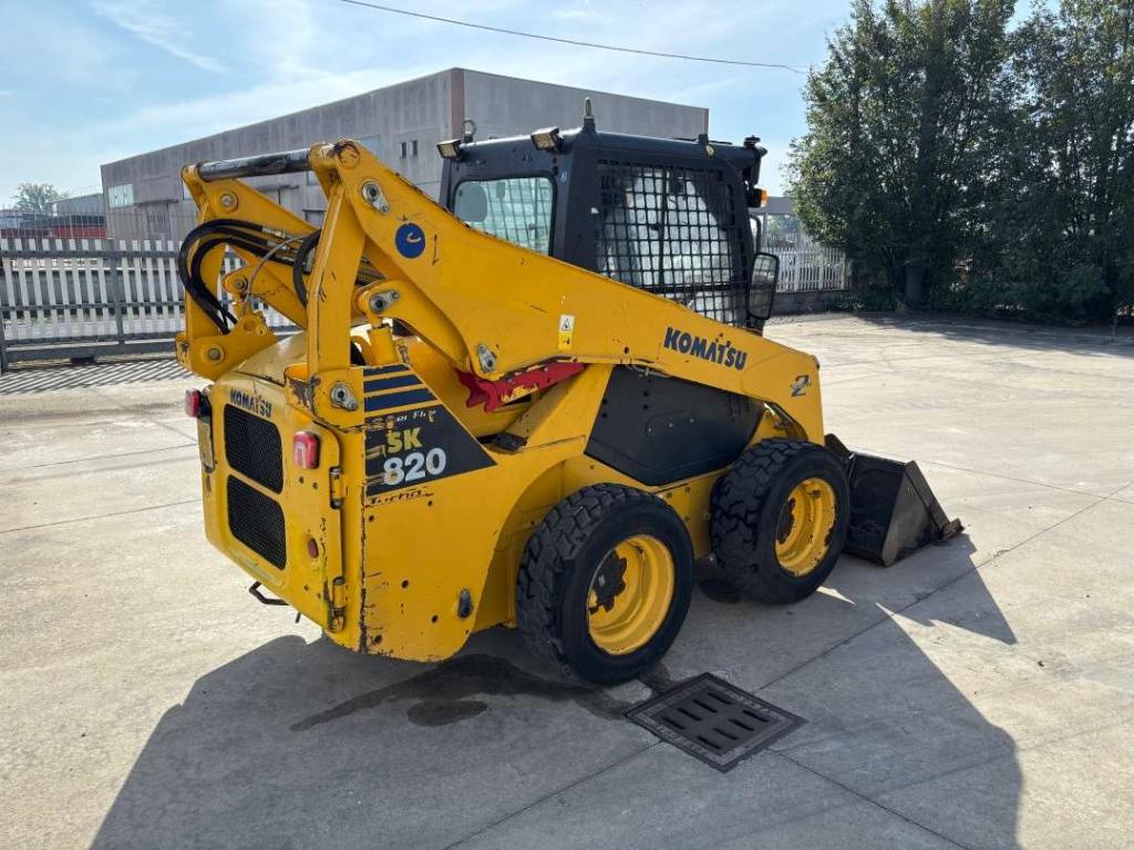 Komatsu SK 820-5E Photo 5