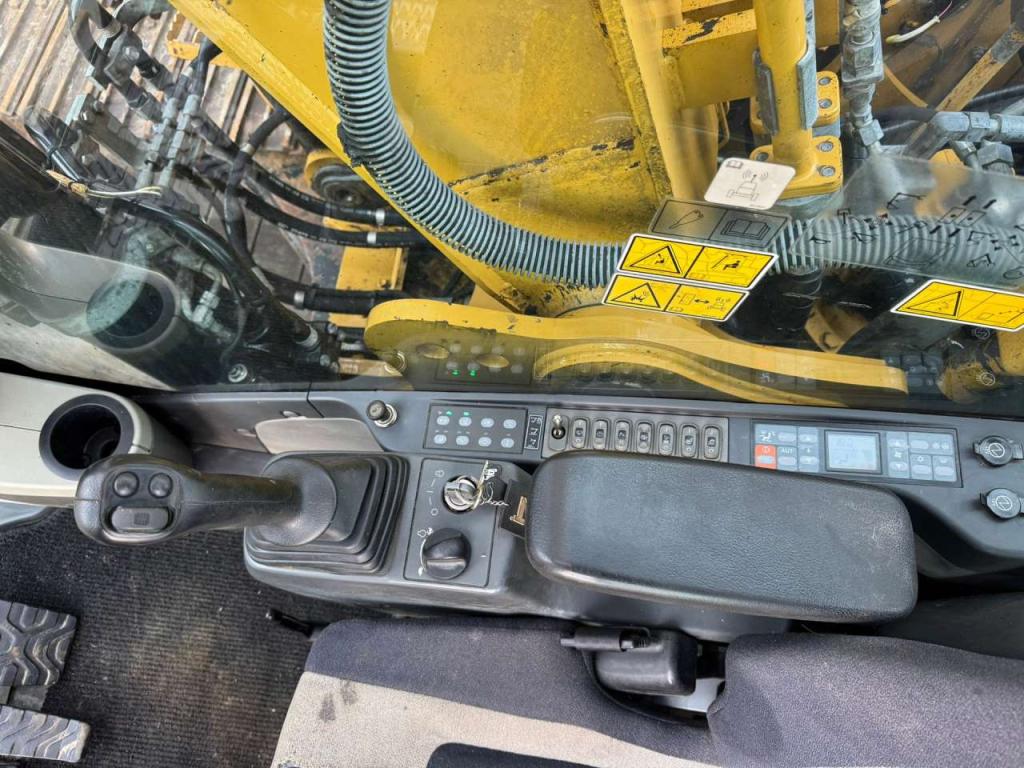 Caterpillar 319DL Photo 18