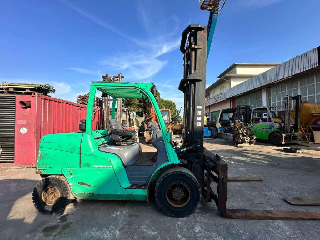 Mitsubishi FD55N Photo 3