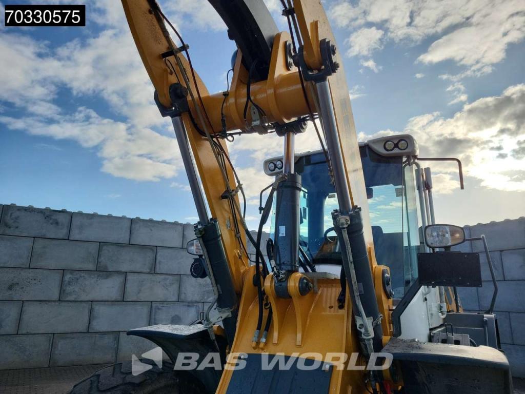 Liebherr L538 Quick Coupler Photo 12