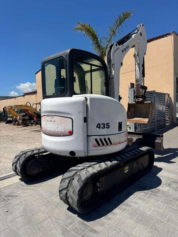 Bobcat 435 Photo 2