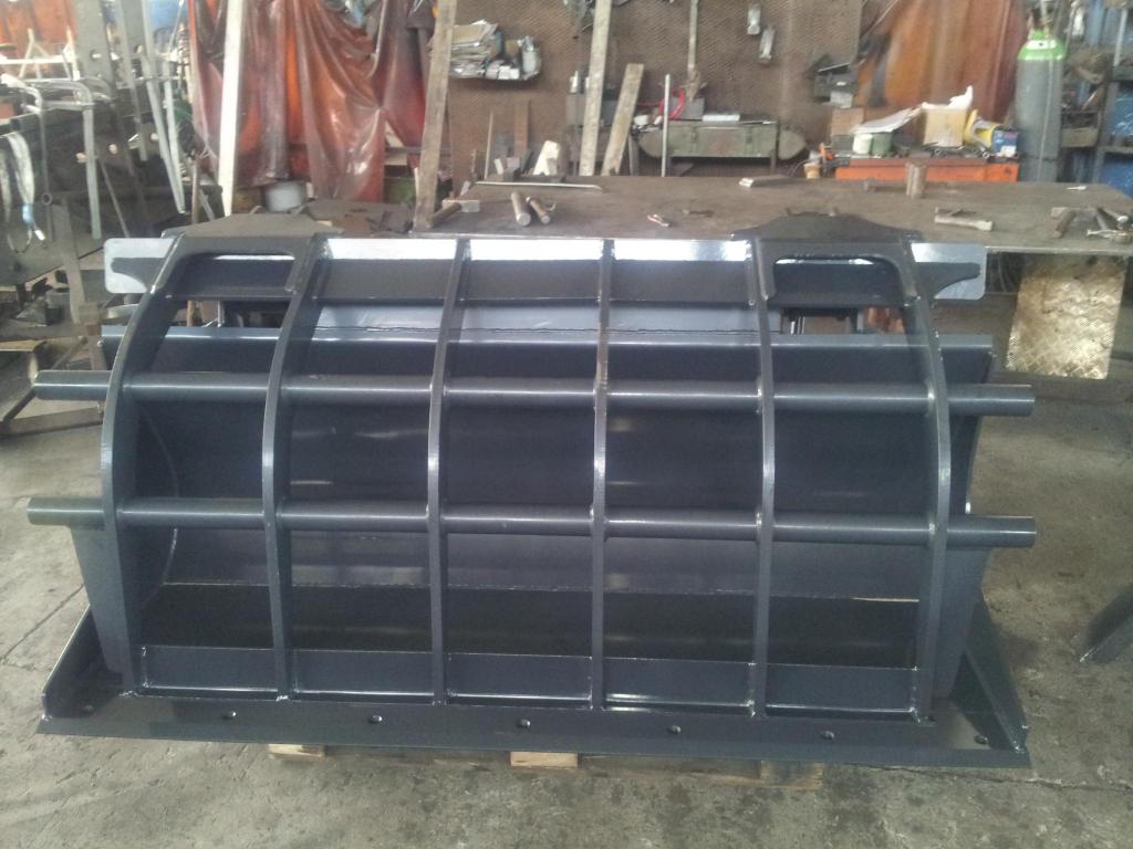 Bucket with grapple Photo 3