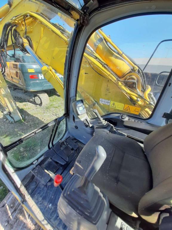 New Holland E175 Photo 7