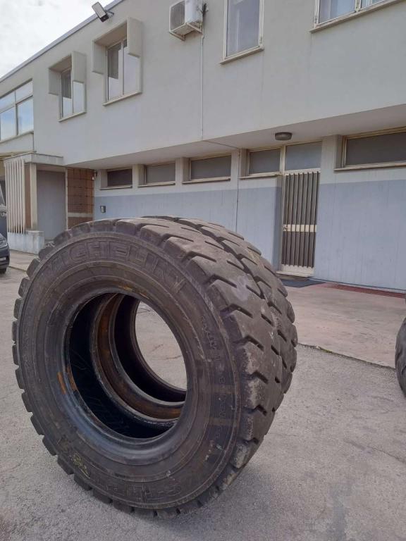 Michelin 12.00 R 24  XZM Photo 2