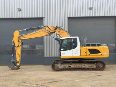 Liebherr R926LC sold by Big Machinery