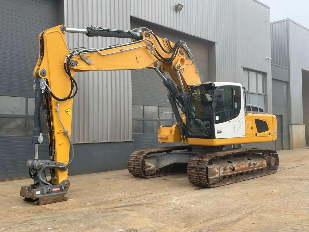 Liebherr R926LC Photo 2