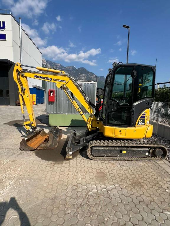 Komatsu PC35MR-5 Photo 6
