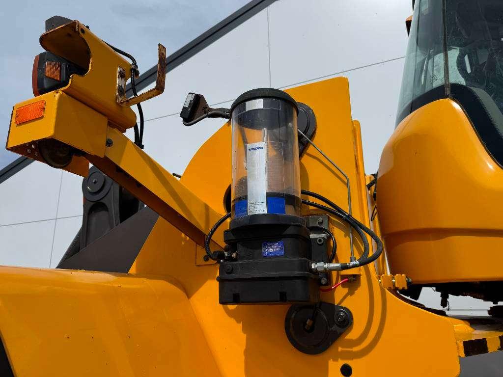 Volvo L180G - German Machine / Weight System Photo 25