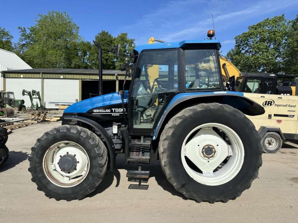 New Holland TS 90 Photo 4