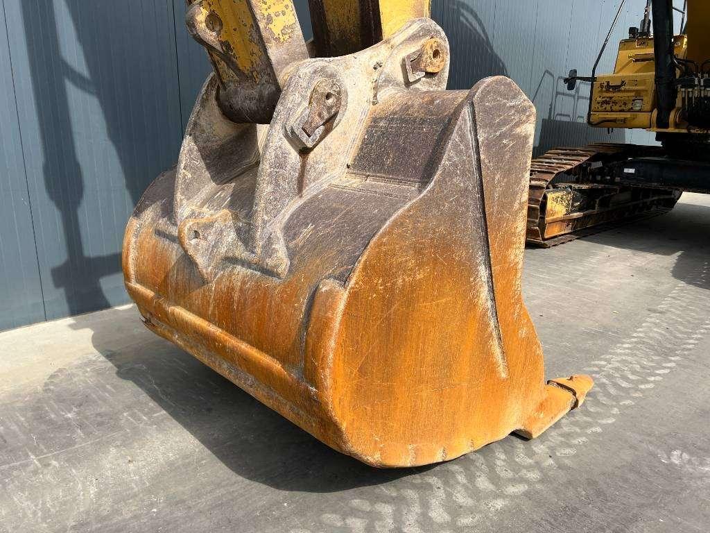 Caterpillar 352F Photo 14