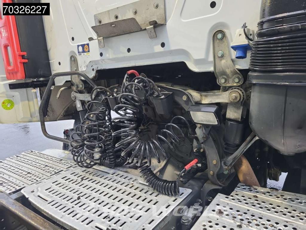 Mercedes-Benz Actros 1842 4X2 StreamSpace Mega Photo 12