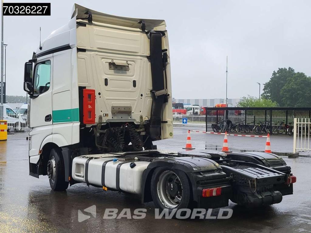 Mercedes-Benz Actros 1842 4X2 StreamSpace Mega Photo 2