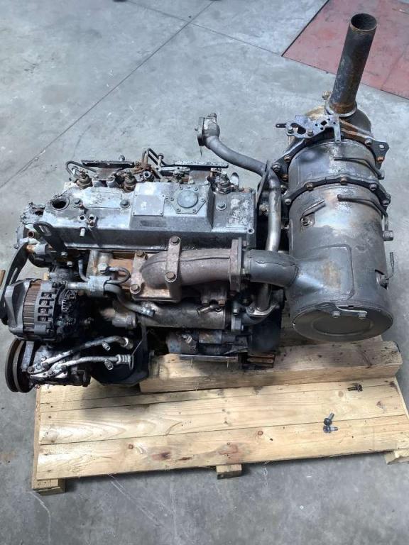 Internal combustion engine for Hitachi ZX85US Photo 4