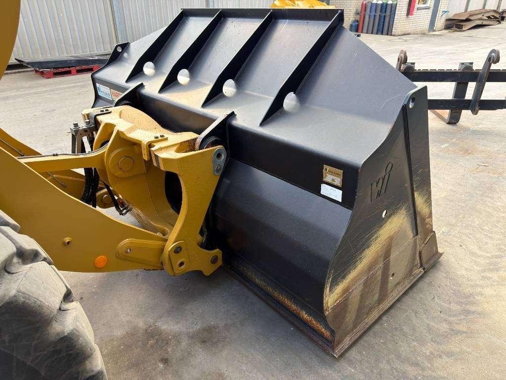 Caterpillar 926M Photo 24