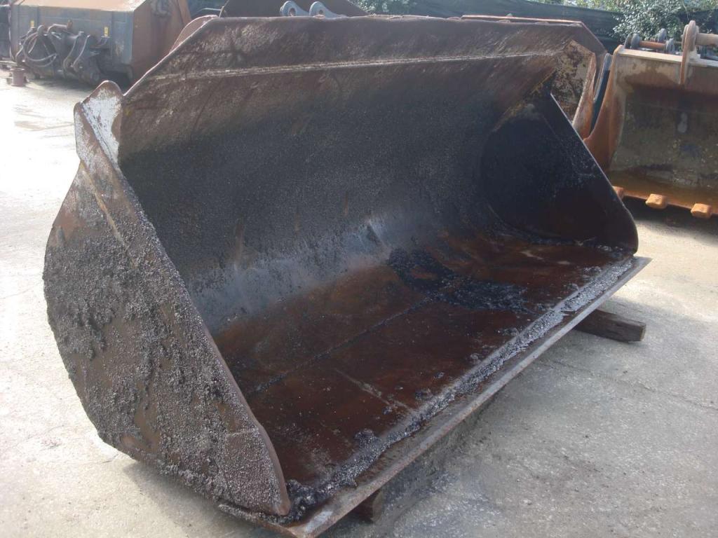Loader bucket Photo 1