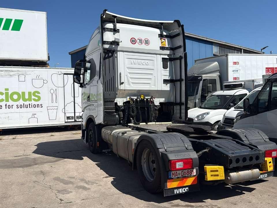 Iveco S-WAY S490 Photo 14