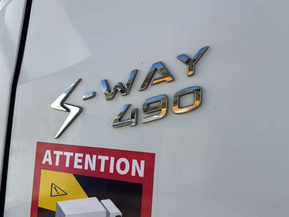 Iveco S-WAY S490 Photo 21