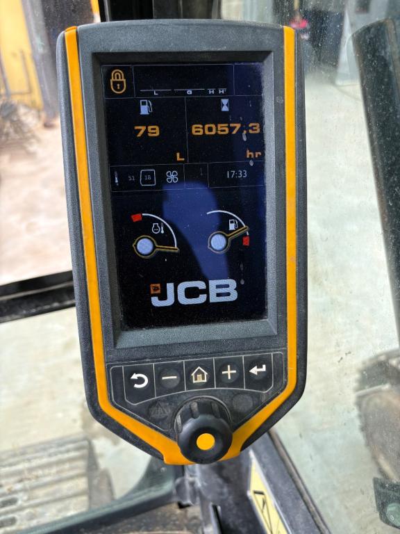JCB JS235 Photo 17