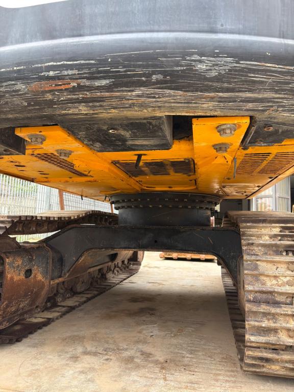 JCB JS235 Photo 6