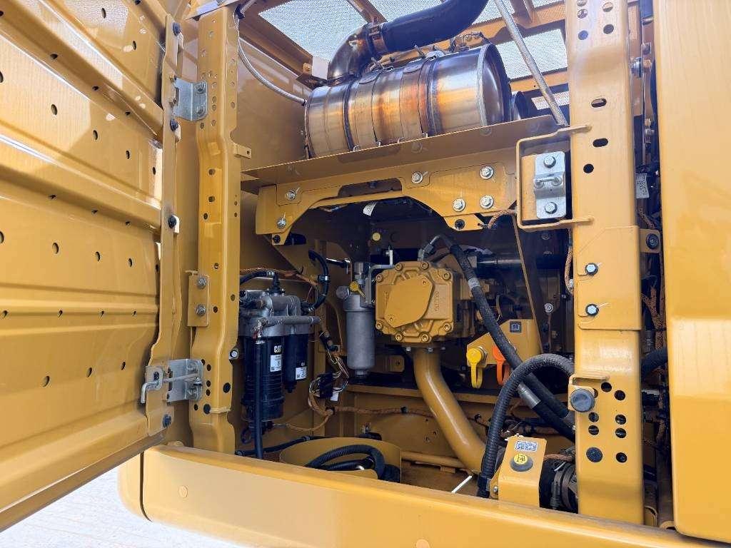 Caterpillar 326 07H SLR - 18m Super Long Reach Photo 23