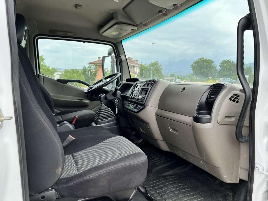 Nissan 75-18 Photo 8