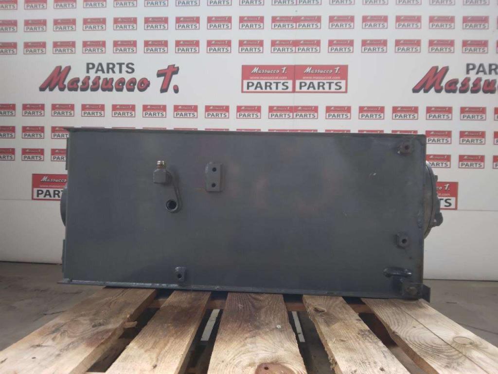 Oil tank Photo 4
