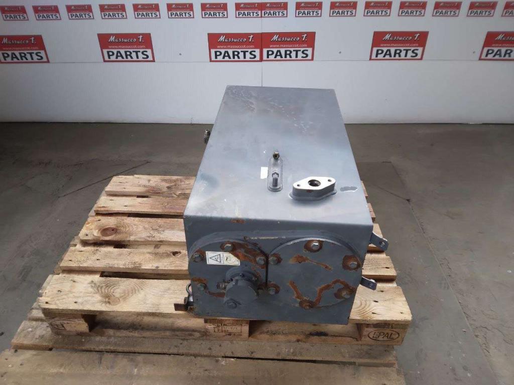 Oil tank Photo 5