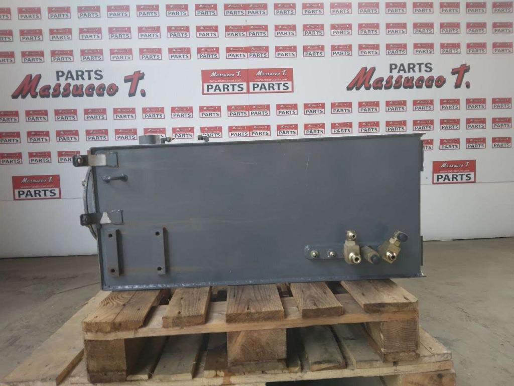 Oil tank Photo 7