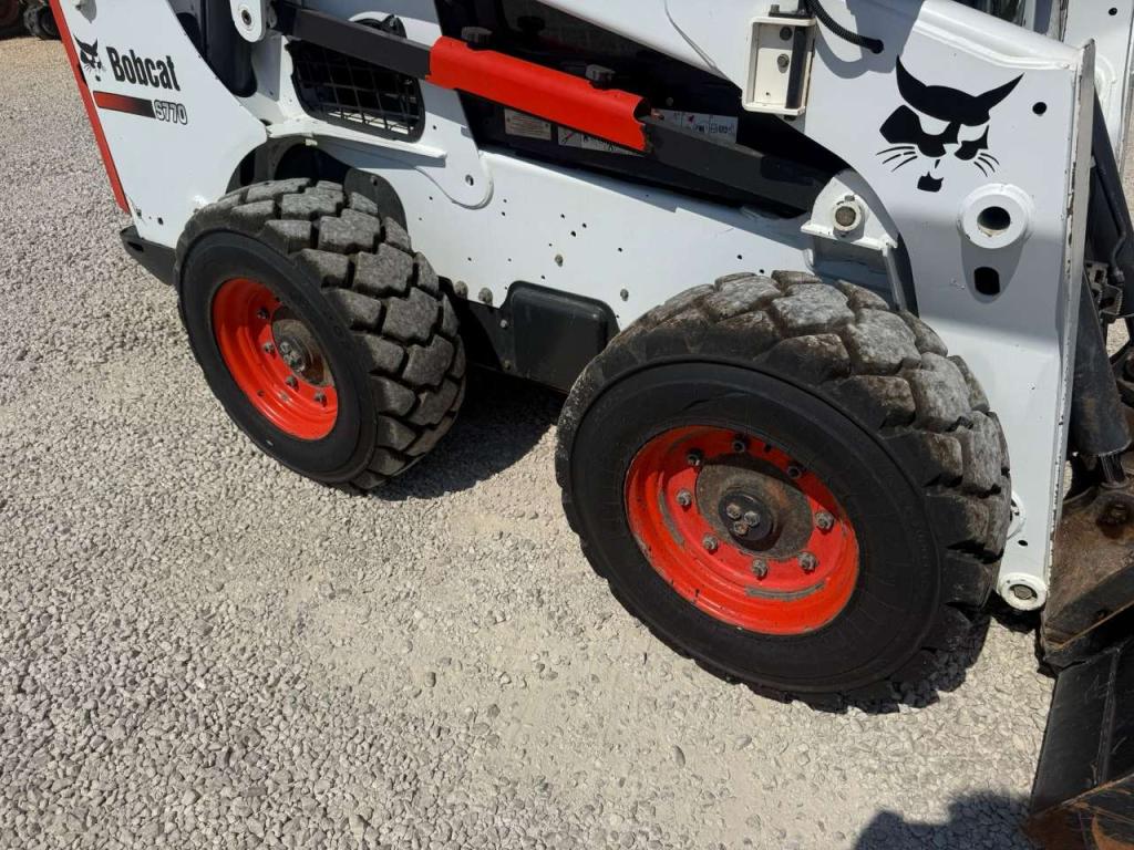 Bobcat S770 Photo 5