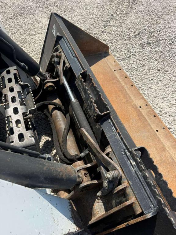 Bobcat S770 Photo 7