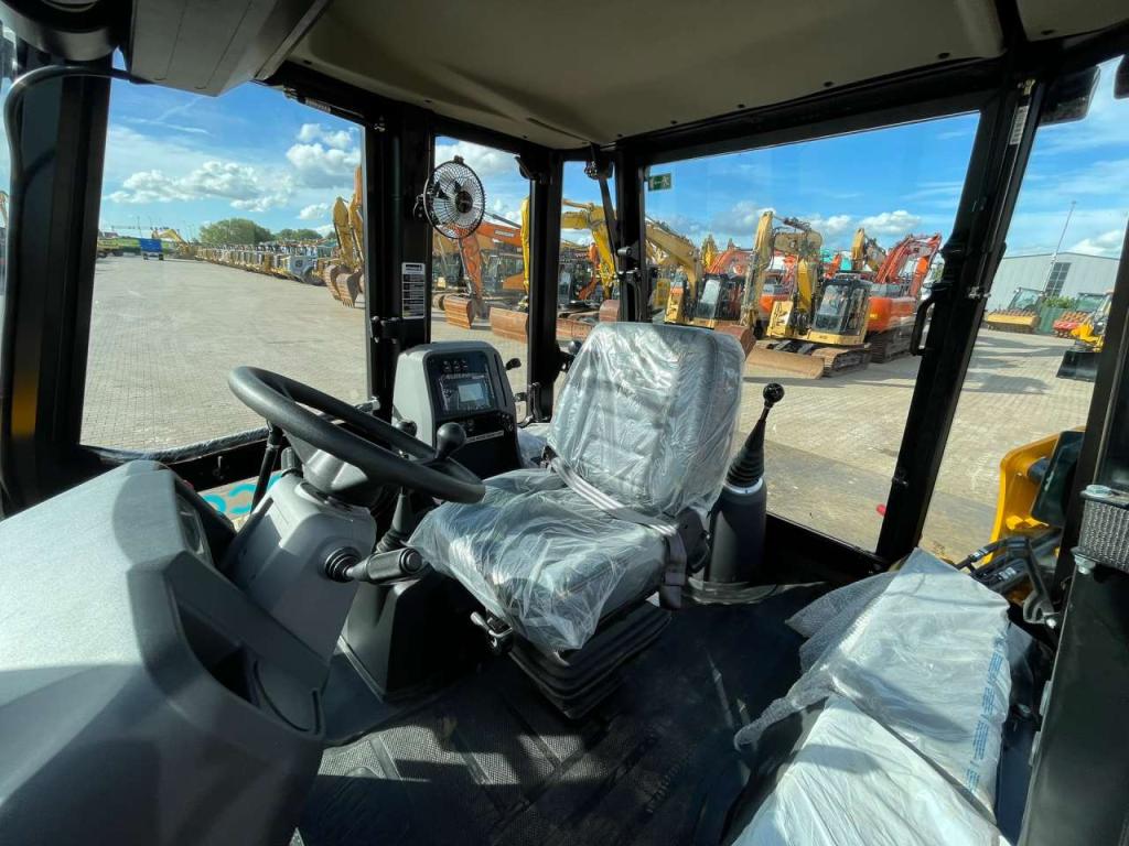 JCB 3DX 4WD hammerlines Photo 21
