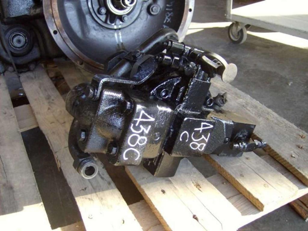 Hydraulic pump for Caterpillar 438C Photo 1