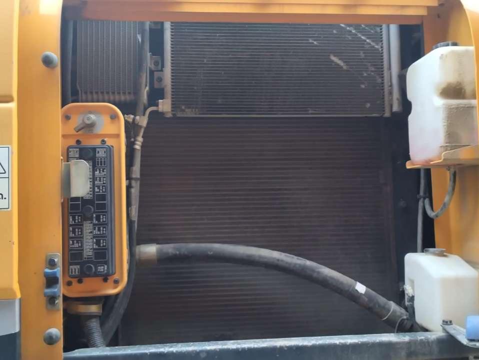 Hyundai Robex 220NLC-9A Photo 16