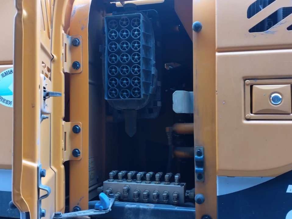 Hyundai Robex 220NLC-9A Photo 17