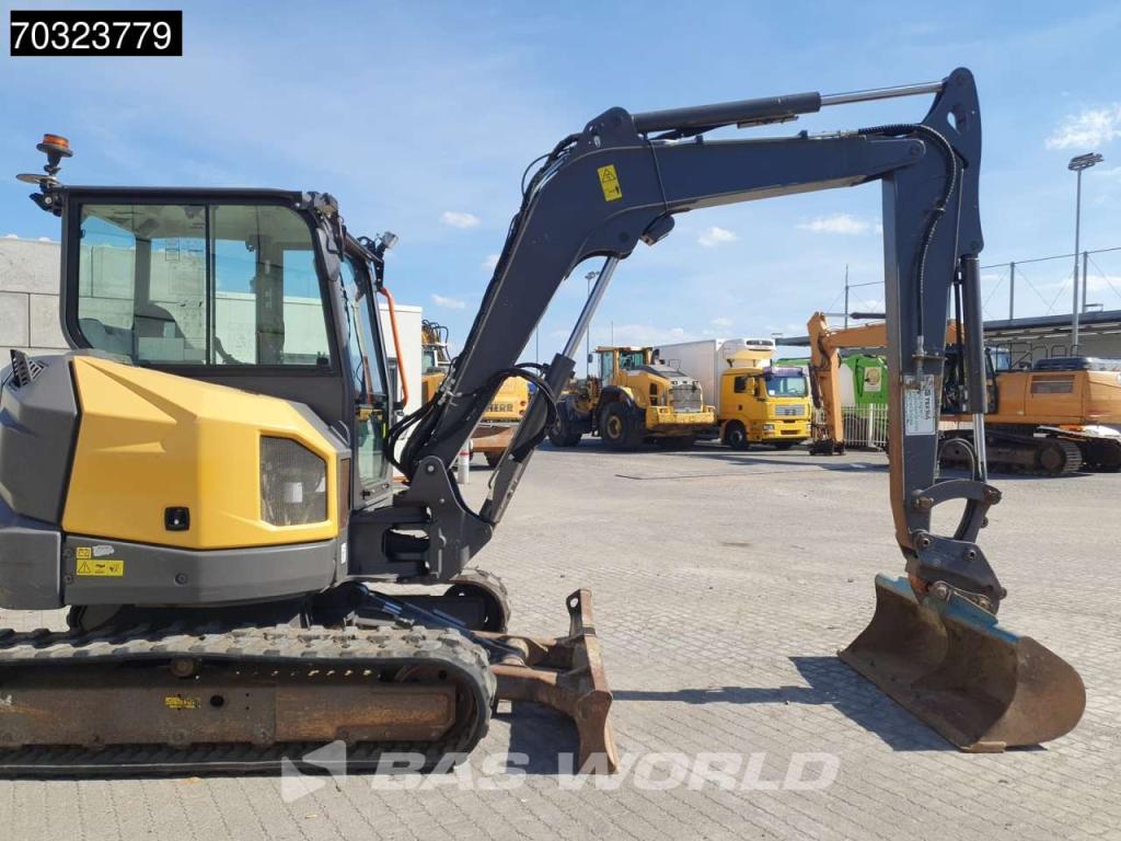 Volvo ECR58 F A/C - 3 Buckets Photo 10