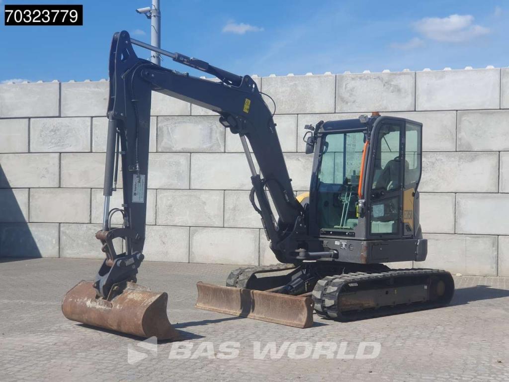 Volvo ECR58 F A/C - 3 Buckets Photo 2