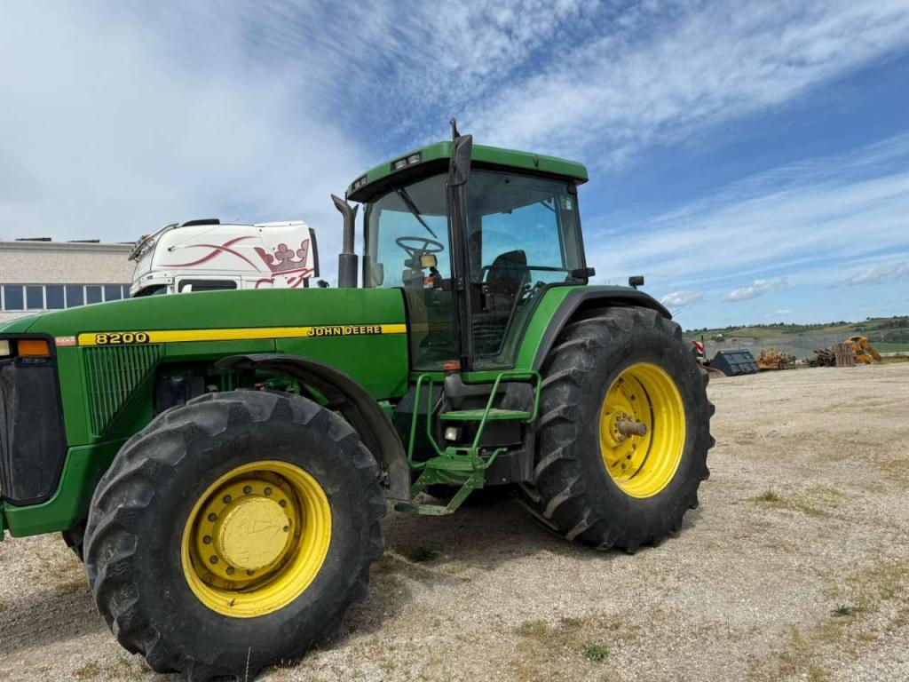 John Deere 8200 Photo 9