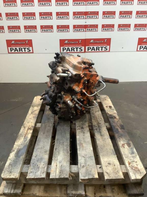 Hydraulic distributor for Fiat Hitachi EX 235 Photo 1