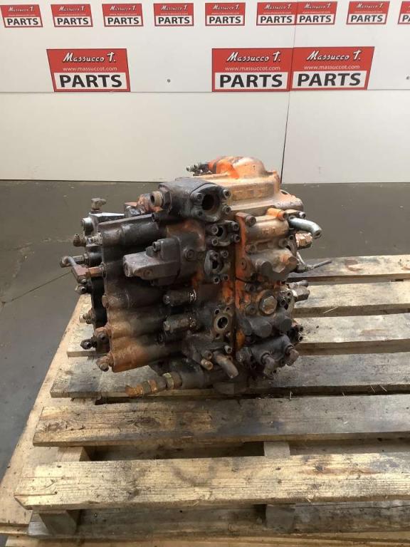 Hydraulic distributor for Fiat Hitachi EX 235 Photo 4