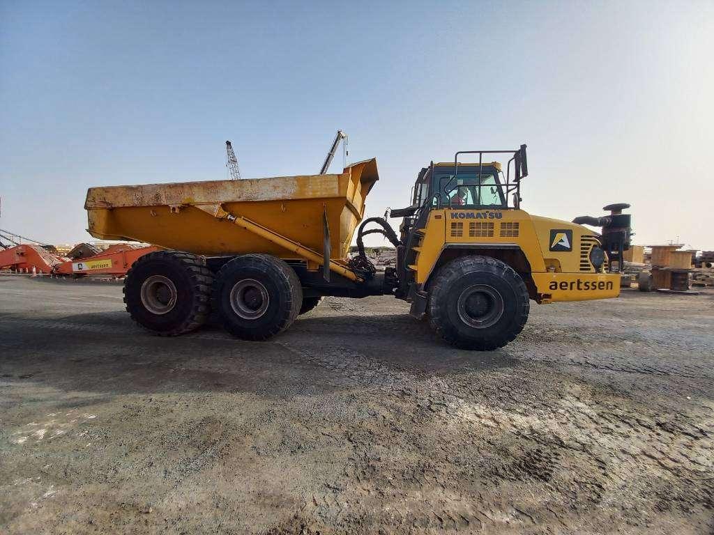 Komatsu HM400-3R (4pcs available for sale in Abu Dhabi) Photo 2