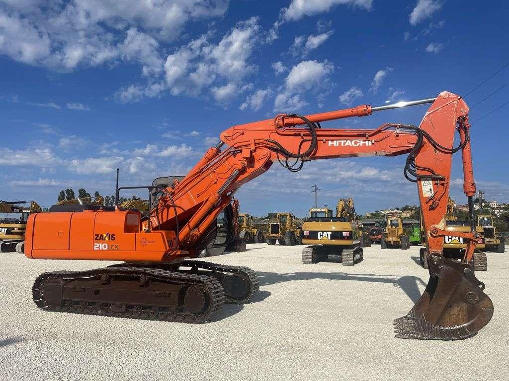 Hitachi zx 210 N - Crawler excavator for sale in Ancona by Zeta