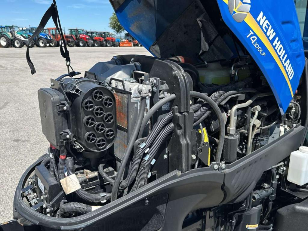 New Holland T4.100LP 4X4 Photo 10