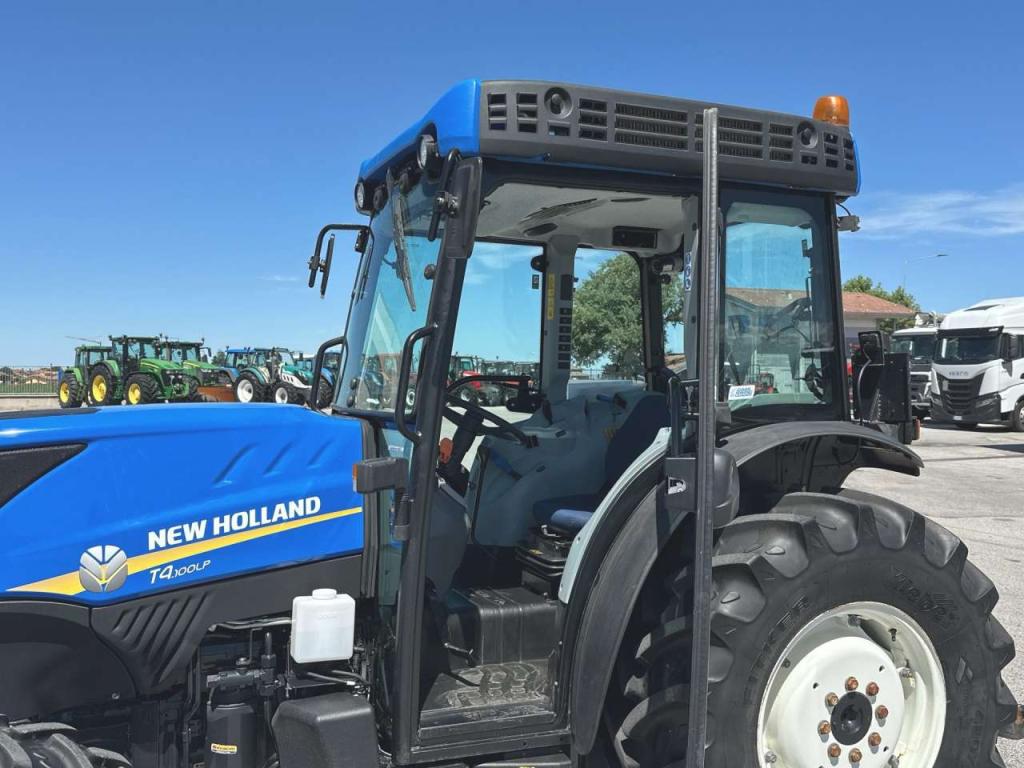 New Holland T4.100LP 4X4 Photo 11