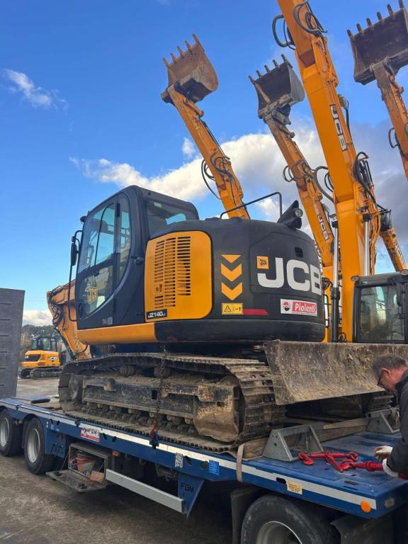 JCB JZ140 Photo 1