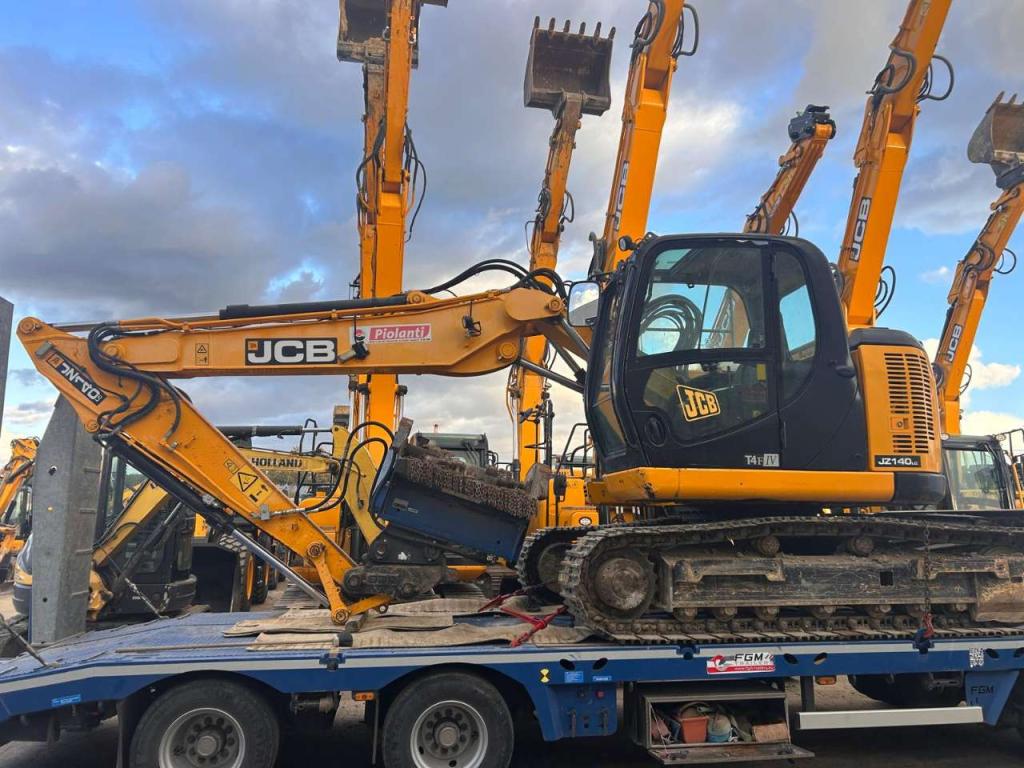 JCB JZ140 Photo 2