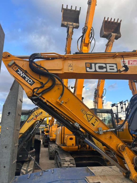 JCB JZ140 Photo 5