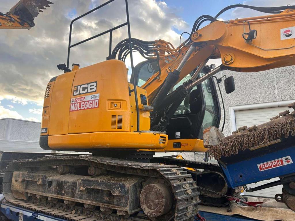 JCB JZ140 Photo 7