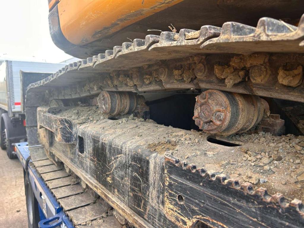 JCB JZ140 Photo 8