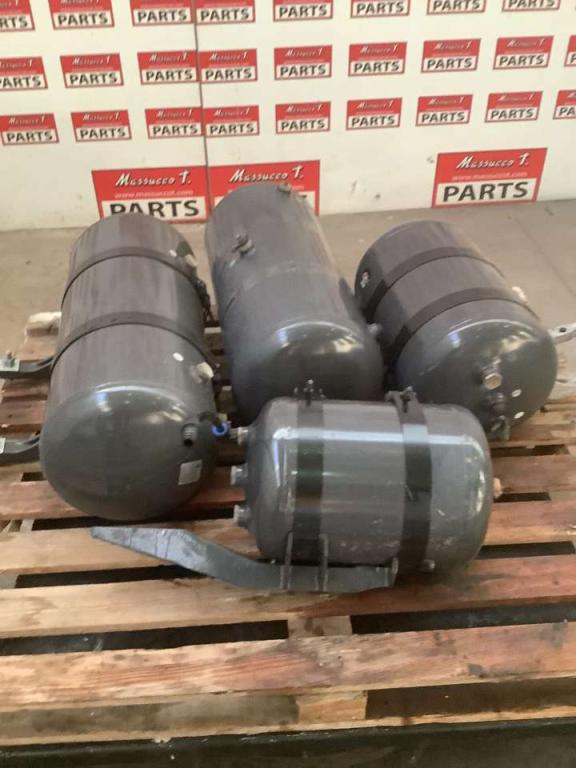 SERBATOI IMPIANTO PNEUMATICO PER VOLVO FH16 550 6x4 Tank Photo 2