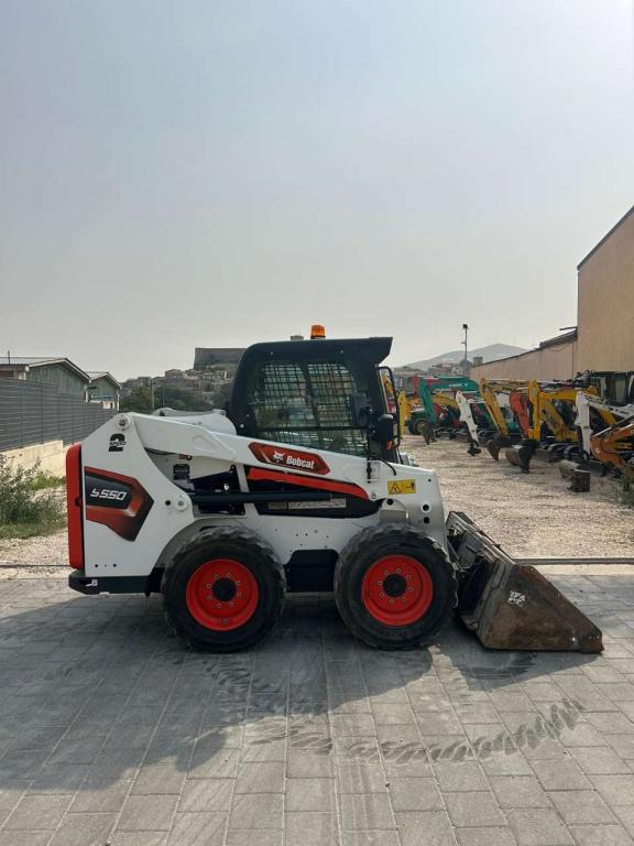 Bobcat S550 Photo 1